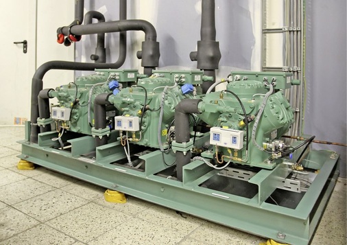 Die auf den Klimatisierungsbetrieb optimierte Verbundanlage „Klimakälte“ 
kann im Havariefall auch die Not-Kühlfunktion für die Normalkälte 
übernehmen, und umgekehrt.
