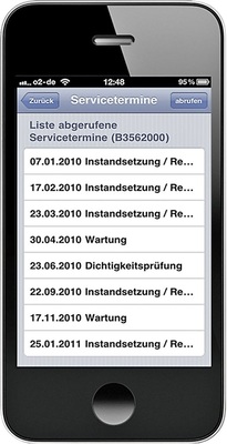 Über ein Smartphone kann der Kältetechniker alle relevanten Daten abrufen, 
sowie Wartungsberichte erfassen.
