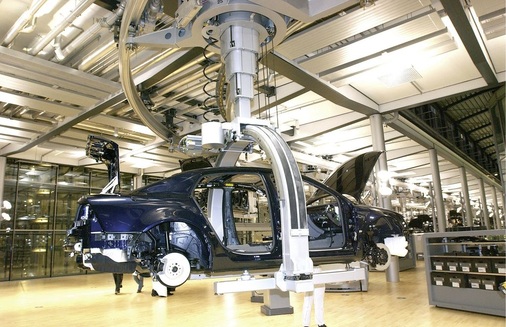 Auch in der Gläsernen Manufaktur in Dresden setzte man auf das zeitgleiche 
Heizen und Kühlen.
