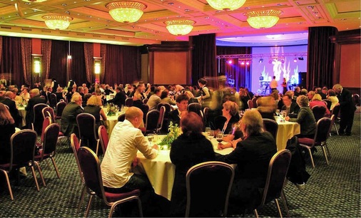 Kein Kaut-Meeting ohne Festabend selbstredend diesmal im Ballsaal der 
Yachthafenresidenz.

