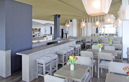 Für die Stadtwerke Gießen ist die Klimatisierung des zur städtischen 
Wohnbau Gießen GmbH gehörenden Dach-Café-Gebäudes ein Pilotprojekt, um 
Erfahrungen mit Klein-Absorptionskältemaschinen im Fernwärmenetz zu 
sammeln.
