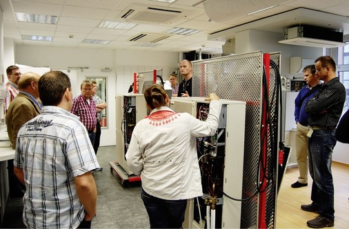 Der Besuch bei Mitsubishi Electric in Ratingen brachte nicht nur neue 
Erkenntnisse über die Vielfalt der Produkte unter dem Dach des japanischen 
Weltkonzerns, sondern gewährte auch einen Einblick in die 
kälte-klimatechnischen Ausbildungs- und…