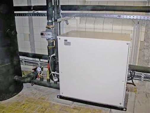 Bild 5: Wassermodul zur Kaltwassererzeugung für die Kühlung der 
Tomographen.
