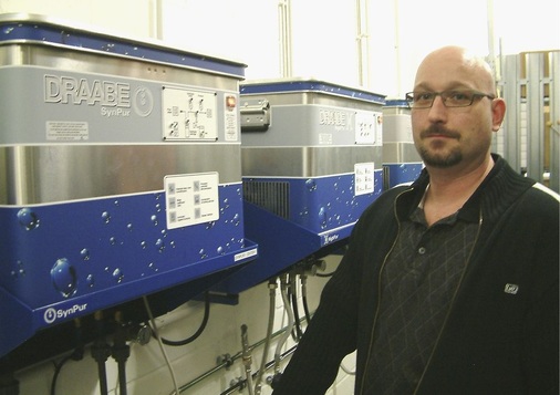 Für Peter Seitz ist der halbjährliche Austausch der Draabe 
Service-Container mit wenigen Handgriffen erledigt.
