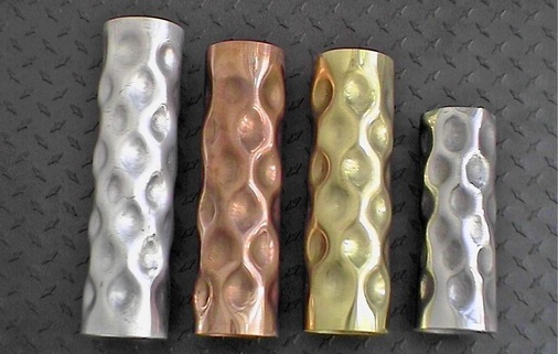 Bild 2: La Mont-Kessel produziert die ip tubes in allen Metallarten mit 
Durchmessern zwischen 8 und 62 mm und Wandstärken bis maximal 3 mm.
