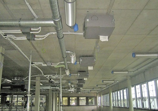 Bild 5: Zwischendeckengeräte SPW-U095SXHT während der Rohinstallation
