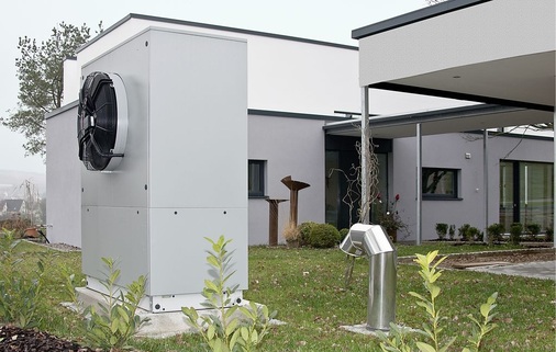 Die Luft/Wasser-Wärmepumpe LA 17TU von Dimplex ist durch eine hohe Leistung 
und geringen Installationsaufwand gekennzeichnet. Zudem sorgt der langsam 
laufende Eulenflügel-Ventilator für leise Luftgeräusche. Daneben befindet 
sich der Fortluftauslass…