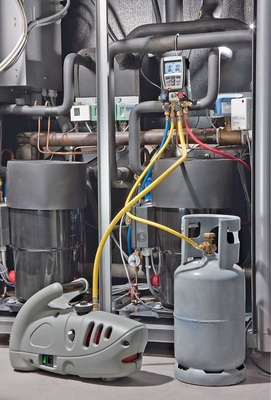 Viele digitale Monteurhilfen unterstützen mithilfe einer integrierten 
Vakuummessung die Evakuierung der Anlage und erlauben die Durchführung einer 
temperaturkompensierten Dichtheitsprüfung.
