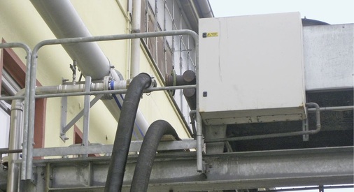 Die Anschlüsse der Anlage wurden kundenseitig direkt neben den vorhandenen 
Kühler sichergestellt.
