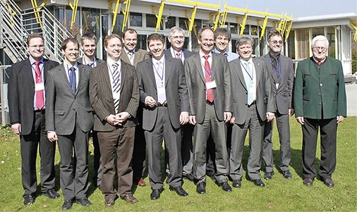 Die Referenten und Moderatoren des Symposiums (v. l.): Carsten Colling, 
Stefan Bertsch, Beat Wellig, Arne Müller, Daniel Trüssel, Jörg Saar, Erich 
Ramming, Werner Schenk, Rainer Burger, Rainer Lang, Bernhard Wenzel, Karl 
Mittermayr
