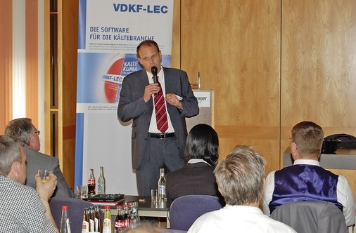 Steffen Klein vom Landesverband Baden-Württemberg präsentierte die Arbeit 
der Arbeitsgruppen aus Delegierten des BIV und des VDKF aus den vergangenen 
zwei Jahren.
