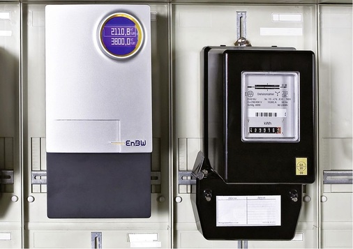 Auf der Basis zeit- und lastvariabler Tarife lassen sich mit bestehenden 
Eisspeichern neue Geschäftsmodelle zur Nutzung überschüssiger 
Stromkontingente aus erneuerbaren Energien entwickeln. Dazu müssen die alten 
(rechts) gegen neue (links) Stromzähler…