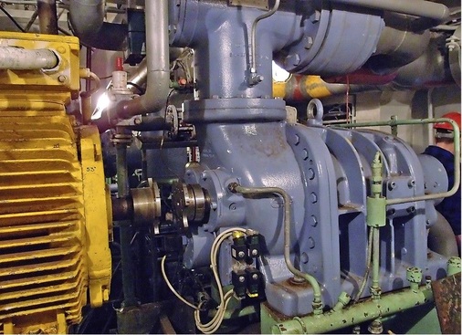 Viele Komponenten konnten beim Umbau weiterverwendet werden. Zum Beispiel 
ließ sich dieser neue Schraubenverdichter mit dem vorhandenen Ölabscheider, 
Motor und Aggregatrahmen kombinieren.
