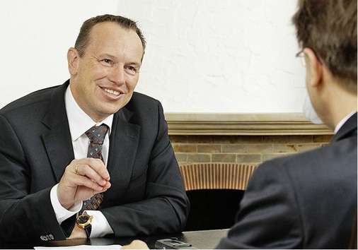 „Wir müssen unserer Muttergesellschaft in Japan die genauen Bedürfnisse 
im europäischen Markt erklären, damit hier die Produkte und Lösungen 
entstehen, die wir benötigen. Dafür brauchen wir einen engen Kontakt zum 
Markt.“
