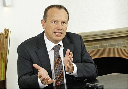 „Viele Marktteilnehmer haben die Auswirkungen der ErP-Richtlinie in der 
Heiz- und Klimatechnik noch nicht in dem Fokus, der dem Thema zusteht. Ohne 
Invertertechnik lassen sich die neuen Anforderungen nicht mehr umsetzen.“
