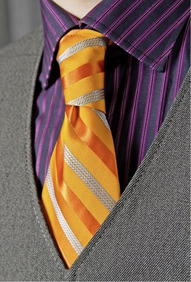 Im Zweifel sollte man sich dem Krawattengeschmack seiner Seniorchefin 
anpassen.
