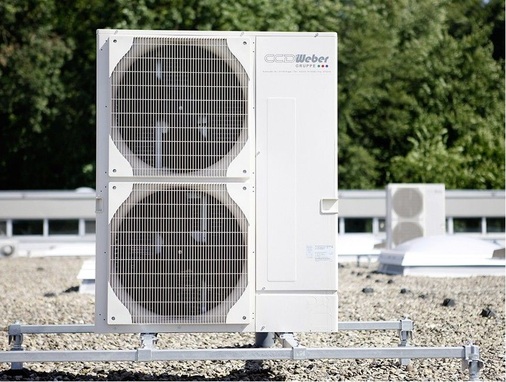 Zwei Zubadan-Wärmepumpen genügen, um die rund 1000 m² großen 
Verkaufsräume sowie das Lager und die Büros ganzjährig zu kühlen oder zu 
heizen.
