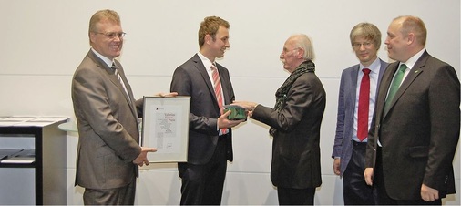 Anlässlich der diesjährigen Chillventa verlieh die Hochschule Karlsruhe 
Technik und Wirtschaft am 9. Oktober am Bitzer-Stand in Halle 4 den 
Valerius-Füner-Preis an Jascha Rübeling, den Jahrgangsbesten im Studiengang 
Maschinenbau. Die Valerius-Füner…