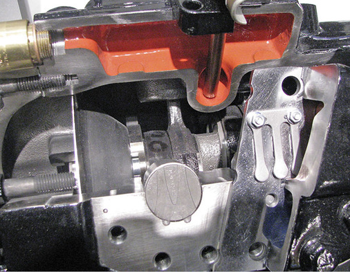 Blick in den Zylinder- und Zylinderkopfbereich des CO2-Verdichters von 
Copeland
