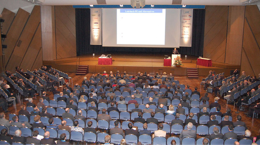 Mehr als 650 Teilnehmer waren der Einladung des DKV in diesem Jahr nach 
Würzburg gefolgt. Der Frankonia-Saal des Kongresszentrums war bei den 
Eröffnungsvorträgen gut frequentiert.
