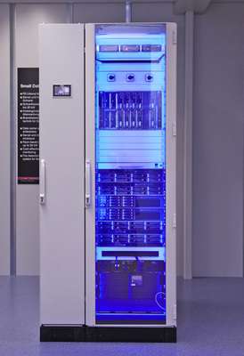 Für die Klimatisierung von ein oder zwei IT-Racks bestens geeignet: das 
LCP-Rack von Rittal.
