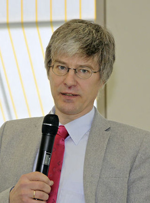 „Die Eisbrei-Wärmepumpe ist energetisch und wirtschaftlich 
interessant.“Prof. Dr.-Ing. habil. Michael Kauffeld, Hochschule Karlsruhe 
Technik und Wirtschaft
