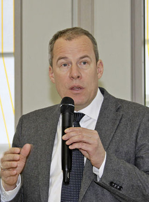 Die Kosten einer Eisspeicheranlage liegen rund 10 Prozent über denen einer 
Erdwärmesondenanlage. Heiko Lüdemann, Isocal GmbH, Ludwigsburg
