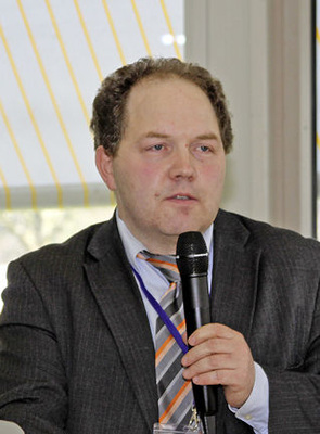 „Mit Eisspeichern lässt sich die Eigenstrom­nutzung von PV-Anlagen bei 
Gebäuden mit Kühl­bedarf erhöhen.“Klaus Schulz, Fafco AG, Biel/Schweiz
