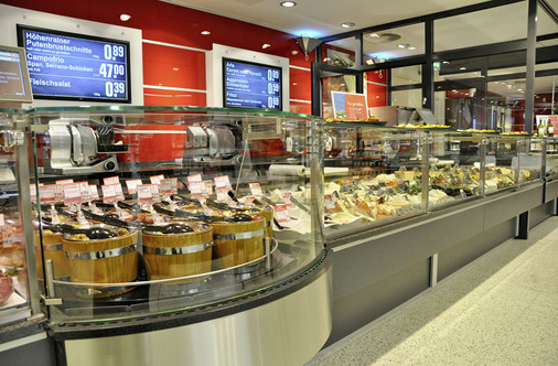 Auch die NK-Theken sind mit einer Heißgas­abtauung ausgestattet.
