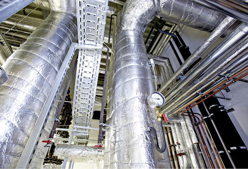 Auch große Rohrdurchmesser konnten mit der CE-zertifizierten „Rockwool 
800“ Rohrschale schnell und zuverlässig isoliert werden.
