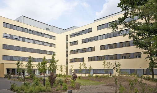 Im Hauptsitz des Deutschen Turnerbundes in Frankfurt verteilen sich insgesamt 
12 000 m2 Fläche auf sechs Stockwerke.
