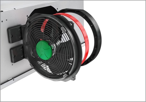 Bild 3: Das Heizband kann nachträglich im abnehmbaren Ring eingelegt werden 
und verhindert unnötigen Wärmeeintrag in das Kühlhaus.
