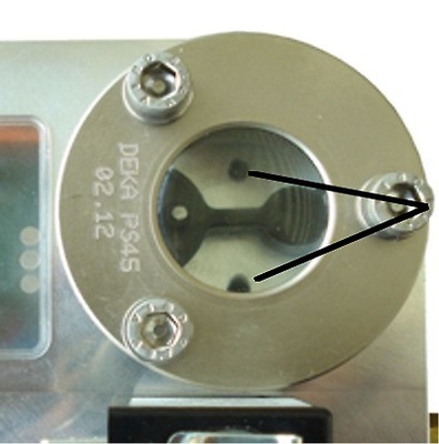 Bild 5: Schwimmer in einem mit zwei kleinen Bohrungen versehenen Gehäuse, 
die zur Dämpfung dienen.
