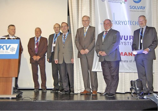 Zur Verleihung der ­silbernen Ehrennadel für 25 Jahre Mitgliedschaft 
konnten nicht alle Geehrten antreten. Im Bild: Hans-Joachim Breidert, Michael 
­Deichsel, Frank Rinne, Klaus Spindler und Hans-Jürgen Ullrich mit dem 
DKV-Vorsitzenden Josef Osthues (l…