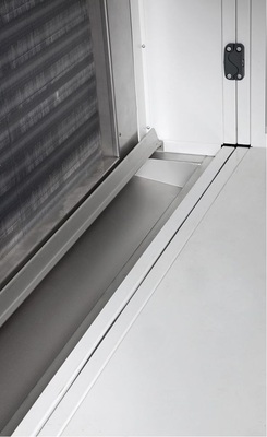 Der Wärmeübertrager mit Kühlung und Entfeuchtung ist mit einer 
Edelstahl-Kondensatwanne mit allseitigem Gefälle ausgestattet.
