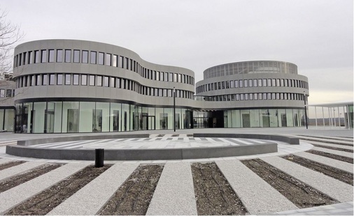 In diesem neuen Firmensitz der Leica Camera AG wurde eine innovative 
Primärenergienutzung realisiert.
