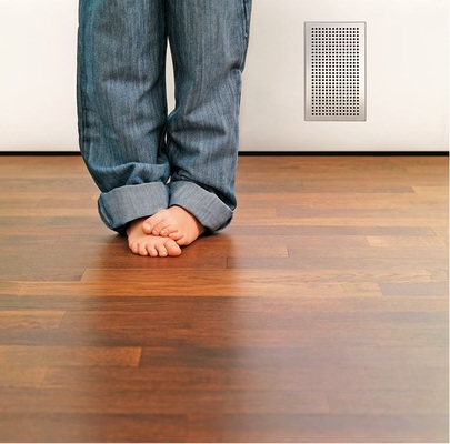 Zuluft-Wandauslass in Bodennähe aus Edelstahl
