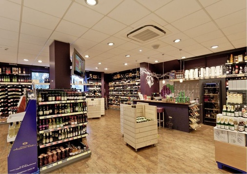 Die selbstreinigende Blende von Daikin verhindert aufgrund der 
Selbstreinigungsfunktion den üblichen Leistungsabfall gegen Ende des 
Wartungszyklus. Die Innengeräteeffizienz wird so immer auf bestmöglichem 
Auslieferungsniveau gehalten und Wartungs- und…