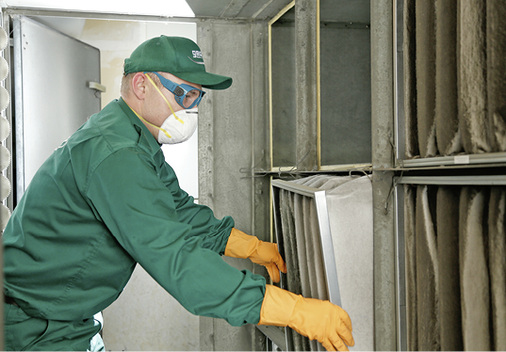 Ausbau verschmutzter Filter

