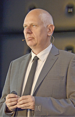 Zukunftsforscher Matthias Horx sprach zum ThemaWie leben und arbeiten wir in 
Zukunft“.

