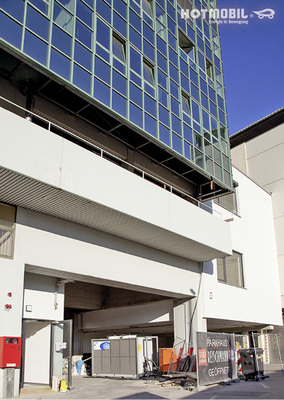 Während der Umbaumaßnahmen im Parkhotel Kempten versorgte die mobile 
Kühlanlage die oberen Stockwerke mit angenehm kühler Luft

