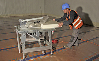 Die Platten lassen sich leicht und einfach zuschneiden und bearbeiten.

