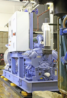 Der auf einem Rahmen vormontierte GEA Grasso BluGenium passt mit 1,2 m 
Breite und fünf Metern Länge problemlos auf einen Lkw und auch durch eine 
normale“ Hallentür.

