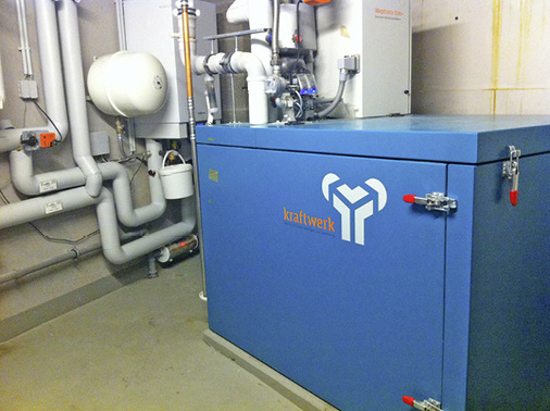 Die Eigenstromerzeugung dieses Blockheiz-kraftwerks deckt den Energiebedarf 
der Wärmepumpe ab.


 - © Bilder: Daikin Airconditioning Germany GmbH

