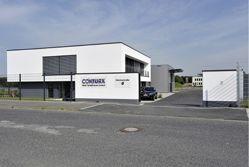 Das zweigeschossige Gewerbeobjekt mit Lagerhalle wurde nach neuesten 
EnEV-Standards errichtet.

