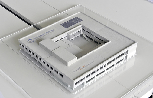 Frisch aus dem Drucker: Das 3D-Modell des Bildungs-Campus der Hochschule 
Offenburg in Gengenbach

