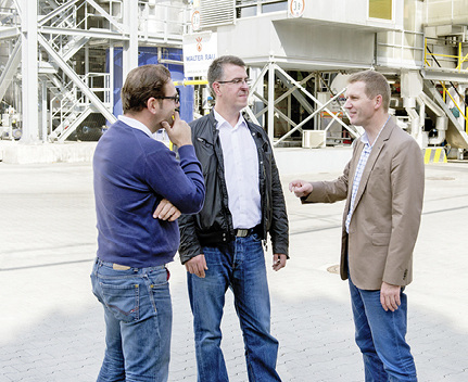 Die Projektverantwortlichen: Oliver Besiroglu, der geschäftsführende 
Gesellschafter der Dr. Starck Kälte Klima Köln GmbH, Miguel Franco, der 
Key Account Manager der Alfred Kaut GmbH, Klaus Arntz, Mitglied der 
Geschäftsleitung der Walter Rau AG (v. l.)…