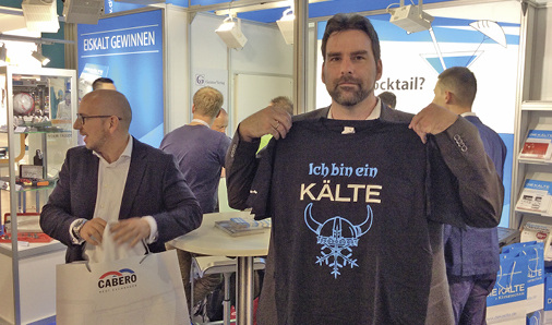 Auch Torsten Kern von Kälte 24-7 aus Hamburg konnte sich dem begehrten 
T-Shirt nicht entziehen.

