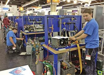 Bier kalt, Wurst warm: Das war die Aufgabe der Teilnehmer des 
Bundesleistungswettbewerbs 2014.

