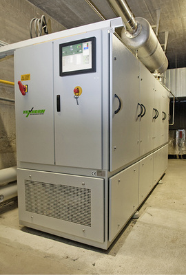 Zusätzlich wurde ein neues Blockheizkraftwerk installiert. Die Abwärme des 
BHKWs kann für die Beheizung der Schwimmhalle genutzt werden.

